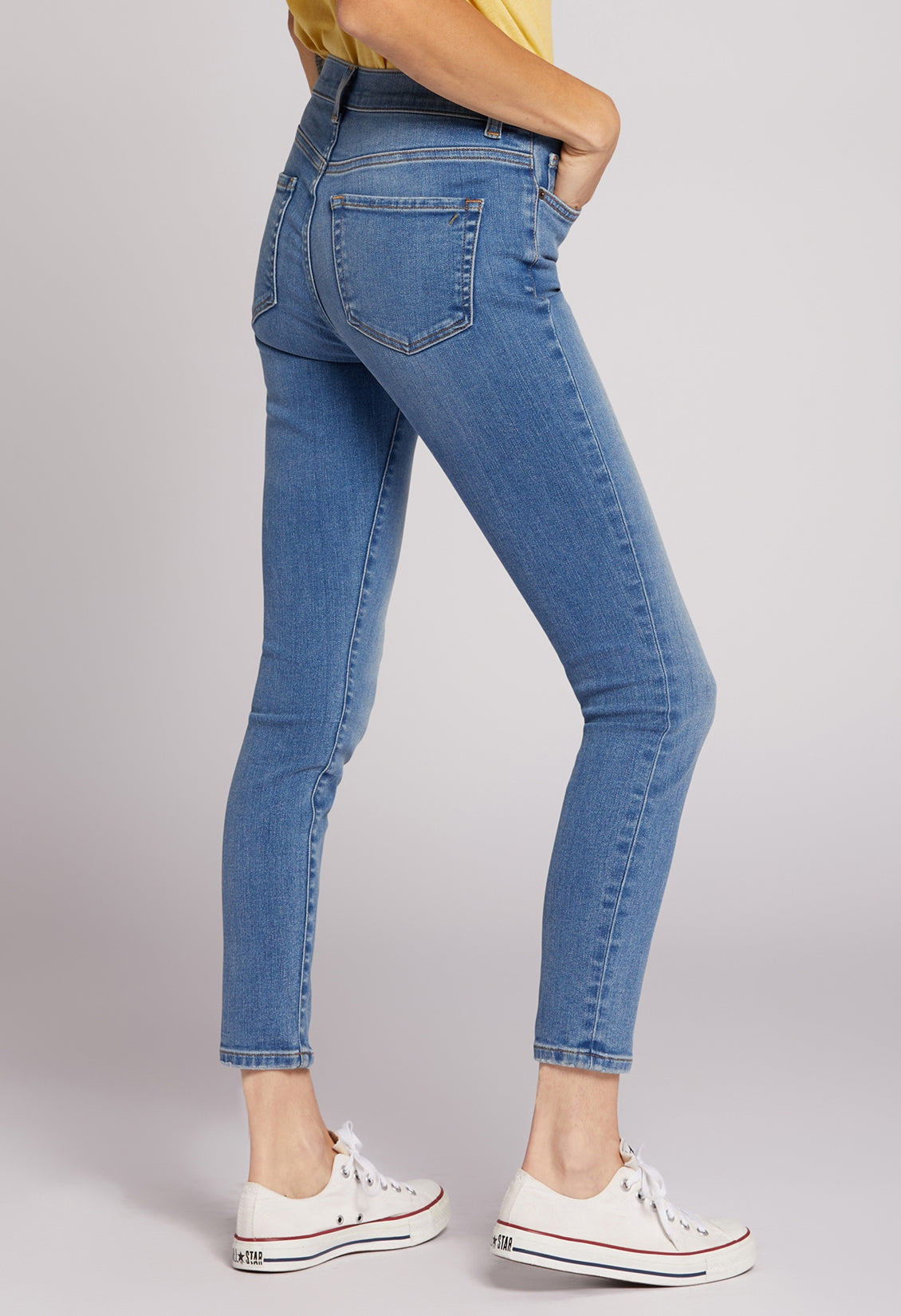 The Stiletto Mid Rise Skinny Jean Peaceful Medium Blue | Peaceful