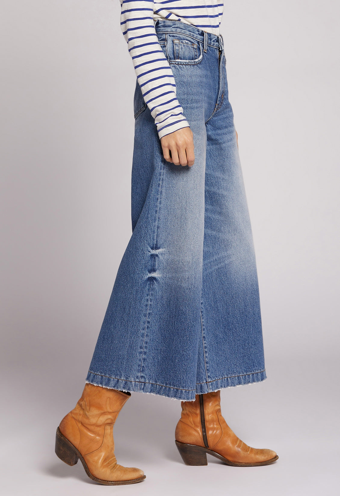 The Dusty Fashion Super Wide Leg Crop Jean Dunes Medium Blue | Dunes